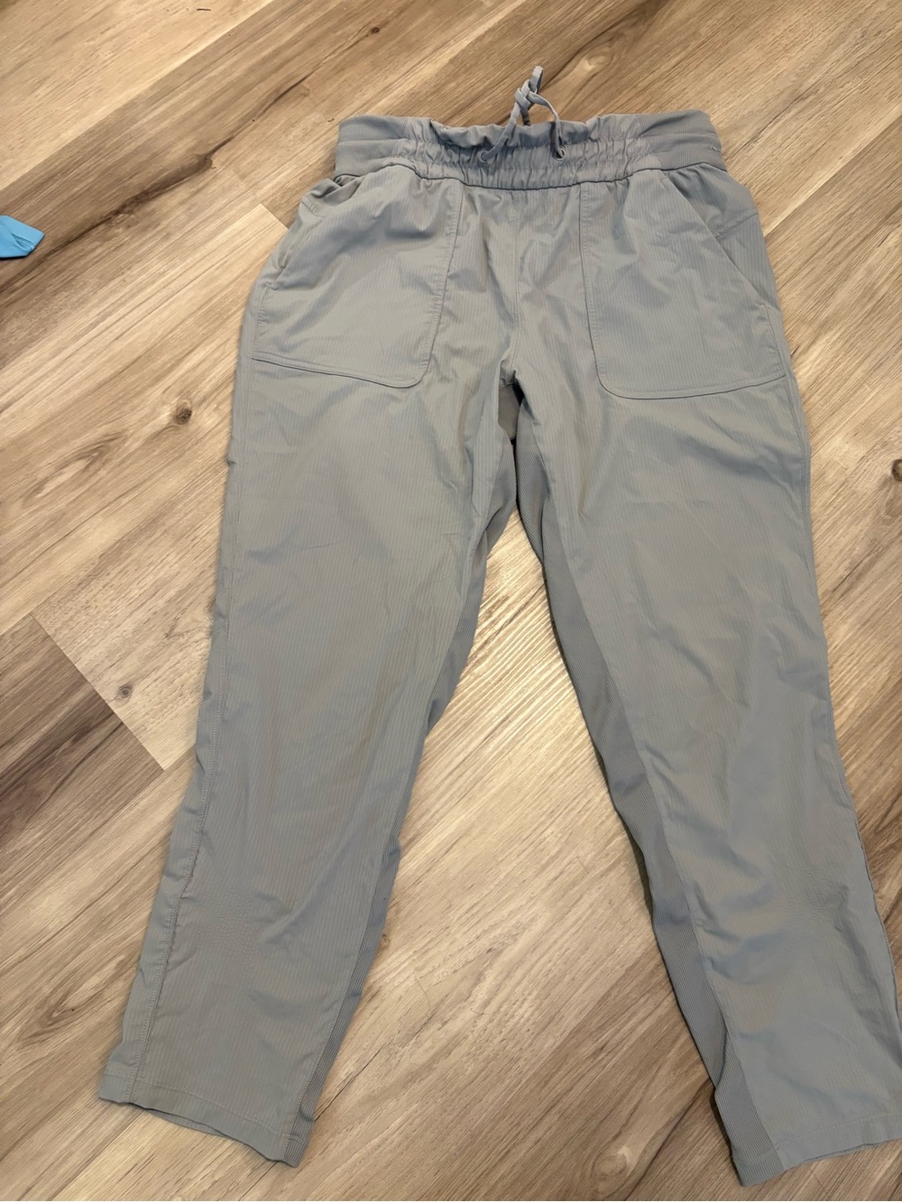 lululemon athletica Light Gray Drawstring Capris